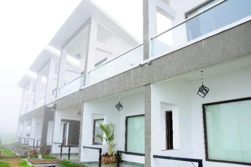Hotel Mountain Trails Ooty Exterior foto